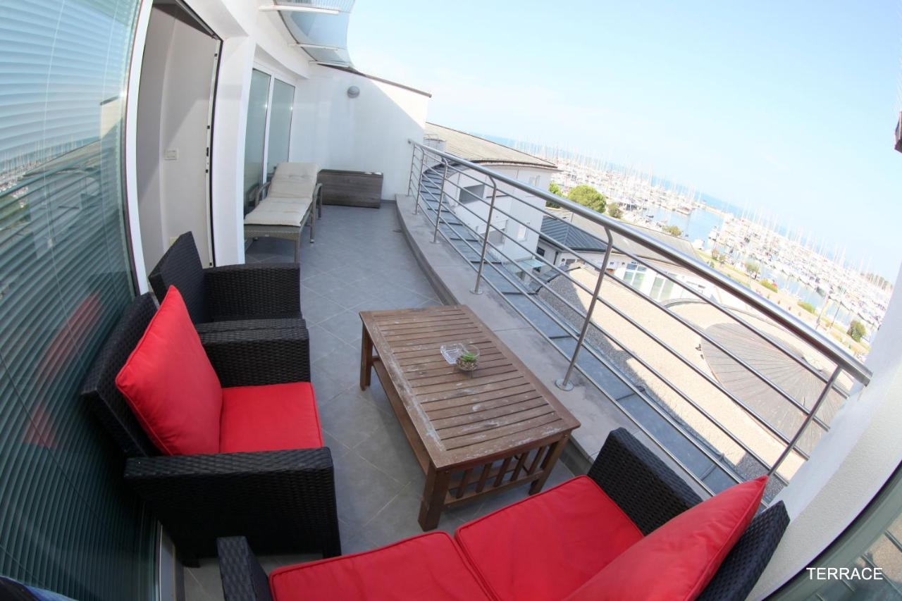 Luxury Marina View Apartment Izola Buitenkant foto
